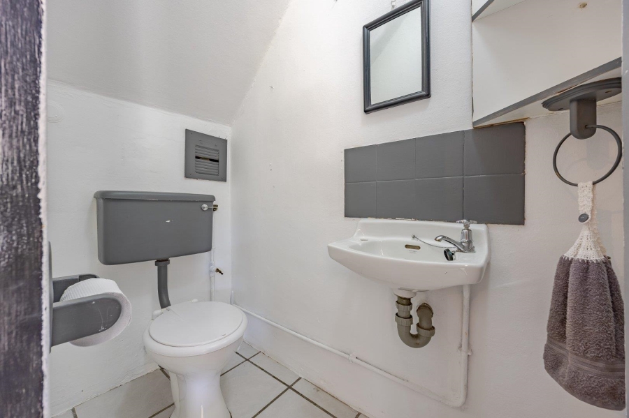 4 Bedroom Property for Sale in Kirstenhof Western Cape